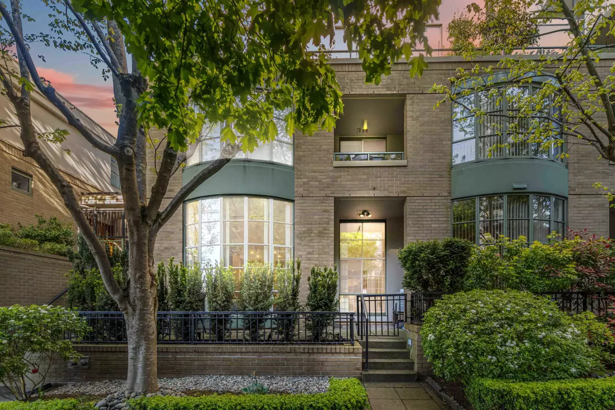 Vancouver, BC V6J 5G4,2288 Pine ST #108