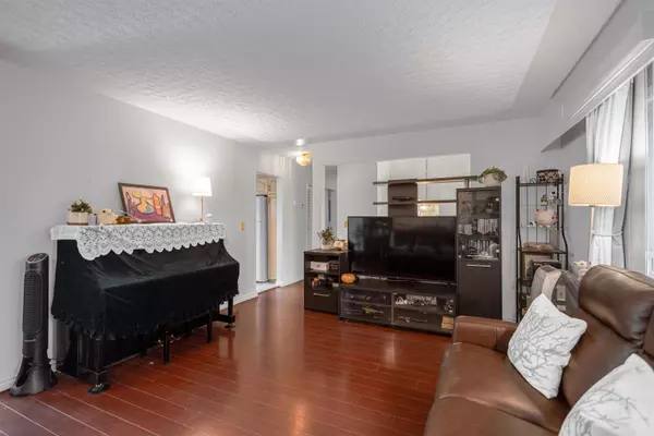 Burnaby, BC V5B 1Z7,5540 Parker ST