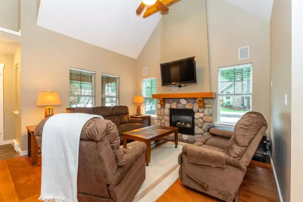 Lindell Beach, BC V2R 0E1,43575 Cotton Tail XING