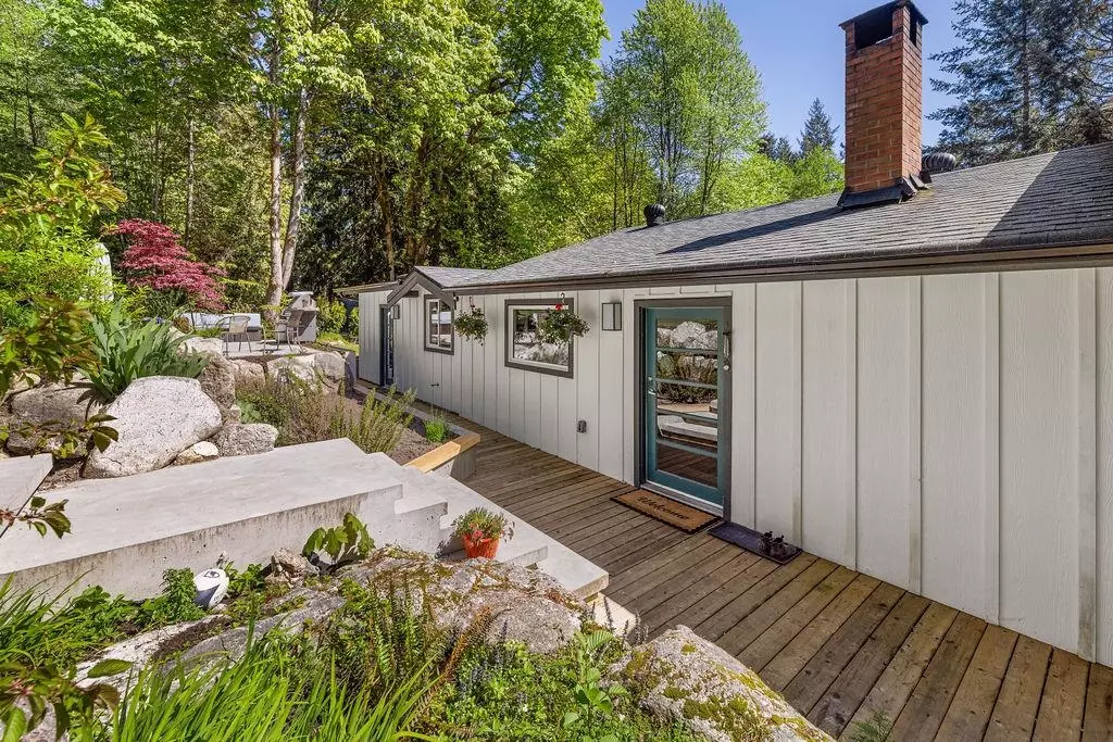 Roberts Creek, BC V0N 2W2,1544 Henderson AVE