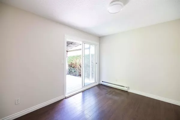 Surrey, BC V3S 5M8,6216 W Greenside DR