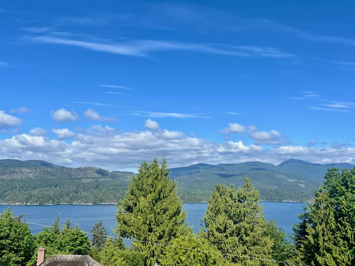 Sechelt, BC V7Z 0E1,5821 Deerhorn DR