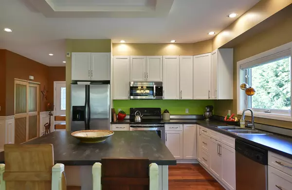 Sechelt, BC V7Z 0L5,6152 S Gale AVE