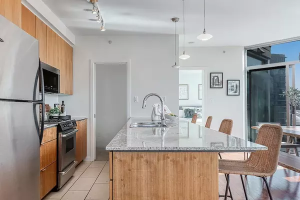 Vancouver, BC V6Z 3C2,989 Beatty ST #2503