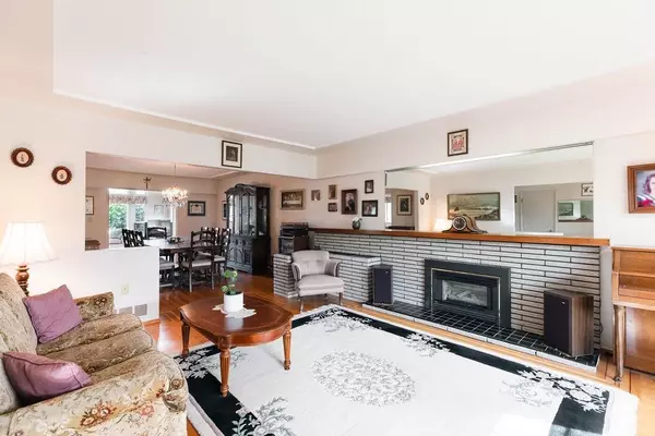 Burnaby, BC V5C 3R7,4819 Fairlawn DR