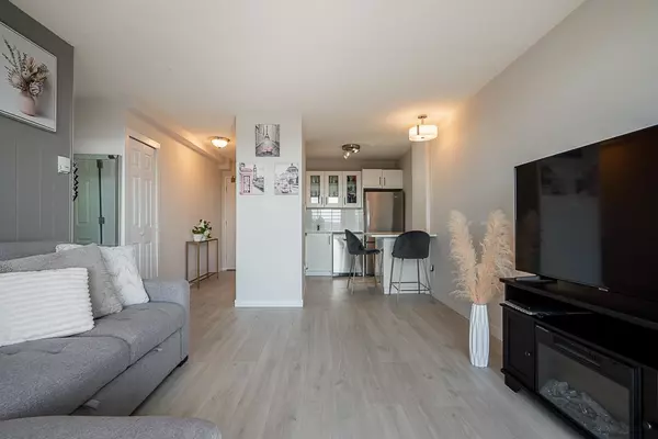 New Westminster, BC V3L 5C6,320 Royal AVE #408