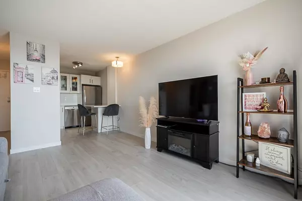 New Westminster, BC V3L 5C6,320 Royal AVE #408