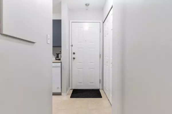 Coquitlam, BC V3B 6J5,1195 Pipeline RD #310