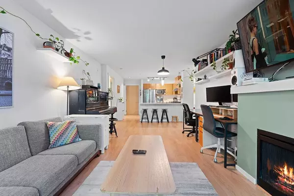 Port Moody, BC V3H 5K8,300 Klahanie DR #104