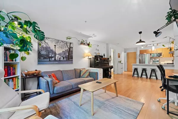 Port Moody, BC V3H 5K8,300 Klahanie DR #104