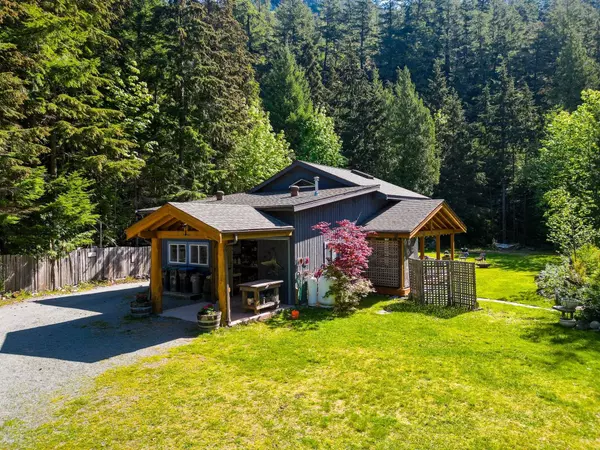 Squamish, BC V0N 1H0,4010 Midnight WAY