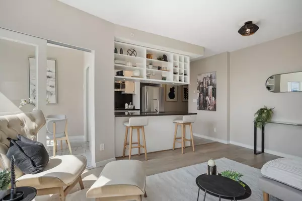 Vancouver, BC V6B 0G4,833 Seymour ST #803