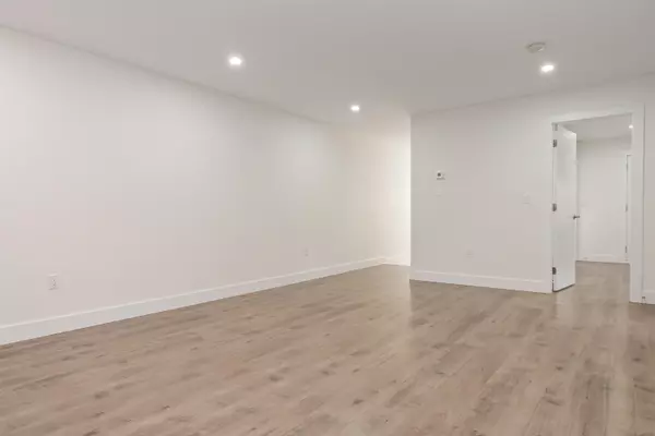 Hope, BC V0X 1L1,21088 Lakeview CRES #1