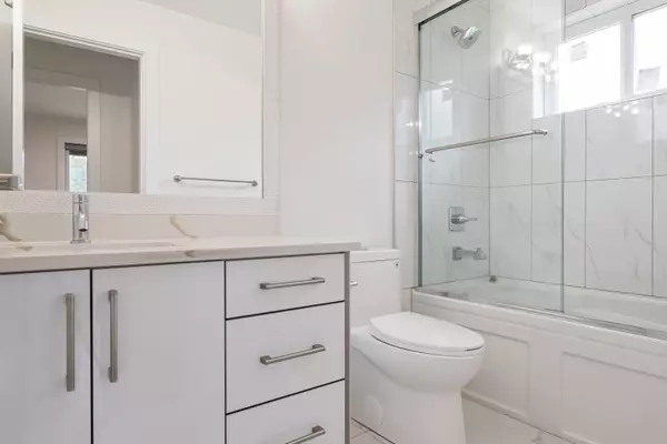 Hope, BC V0X 1L1,21088 Lakeview CRES #1