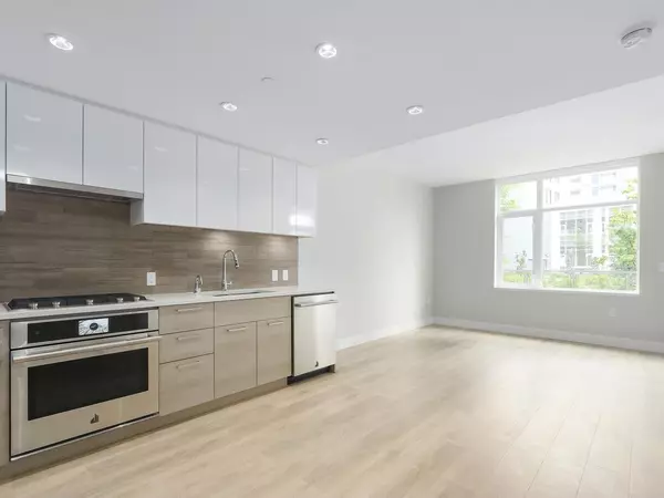 Vancouver, BC V5S 0H3,3451 Sawmill CRES #216