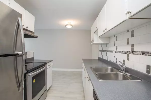 Richmond, BC V6Y 3E5,7295 Moffatt RD #319