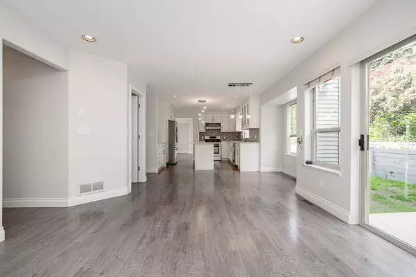 Maple Ridge, BC V2W 1B5,10439 Tamarack CRES