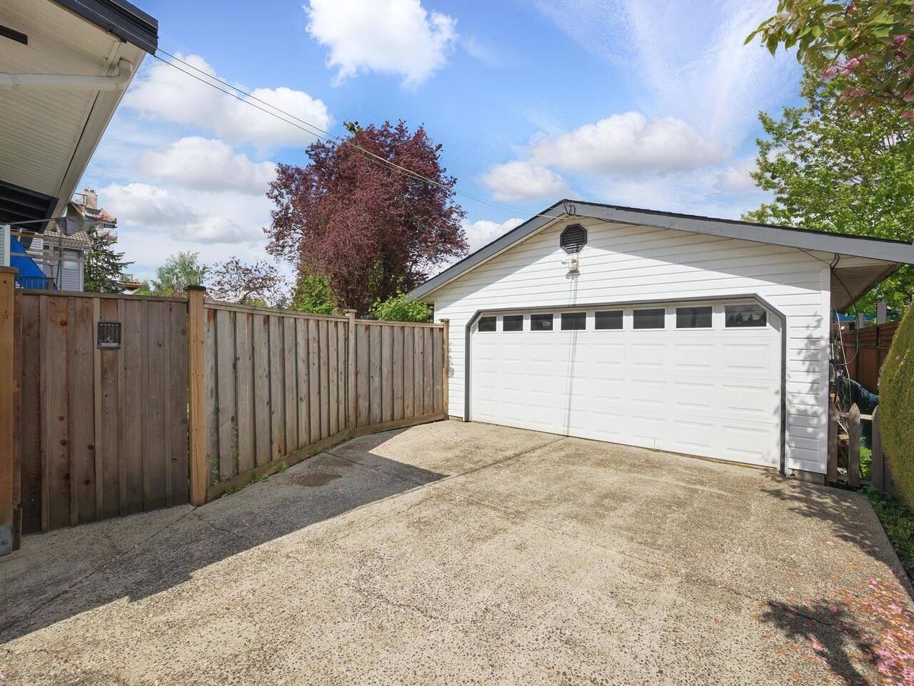 New Westminster, BC V3L 1Z4,217 Sandringham AVE