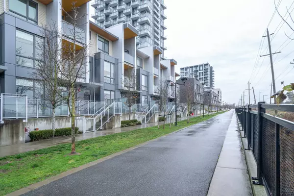 Vancouver, BC V5S 0C1,8598 River District XING #4