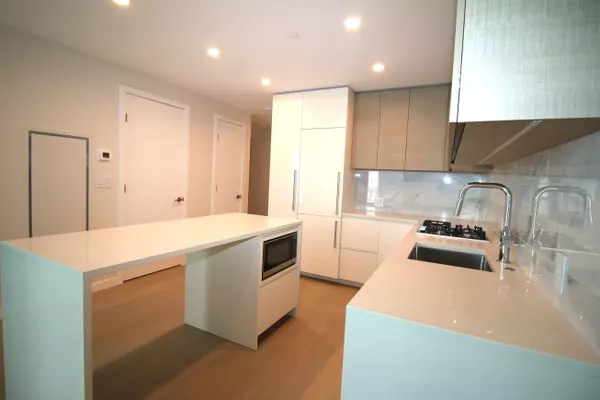 Burnaby, BC V5C 0N7,2186 Gilmore AVE #807