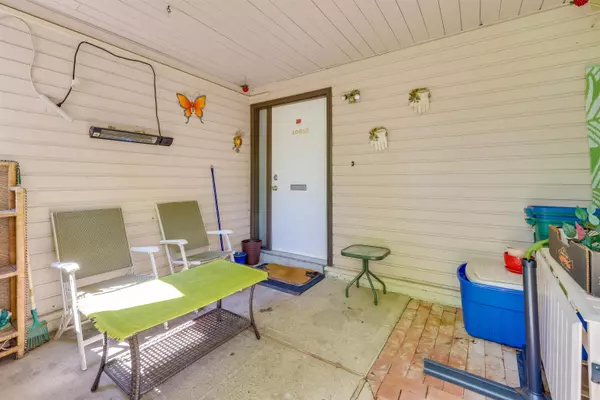 Surrey, BC V3R 6X9,10618 Holly Park LN
