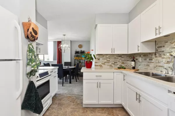 Burnaby, BC V3N 4R8,9521 Cardston CT #708