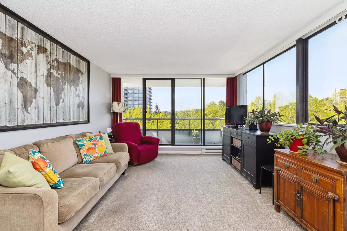 Burnaby, BC V3N 4R8,9521 Cardston CT #708