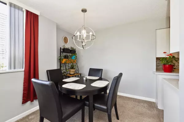 Burnaby, BC V3N 4R8,9521 Cardston CT #708