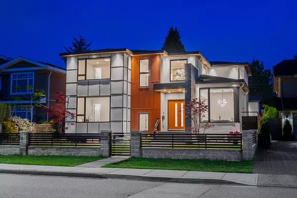 Burnaby, BC V3N 2H6,8684 Armstrong AVE