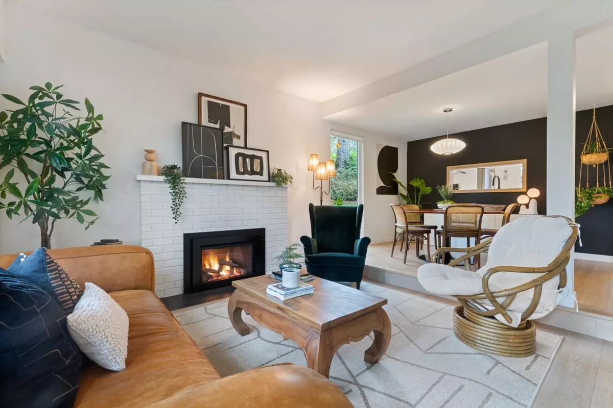 North Vancouver, BC V7J 3K3,1934 Purcell WAY