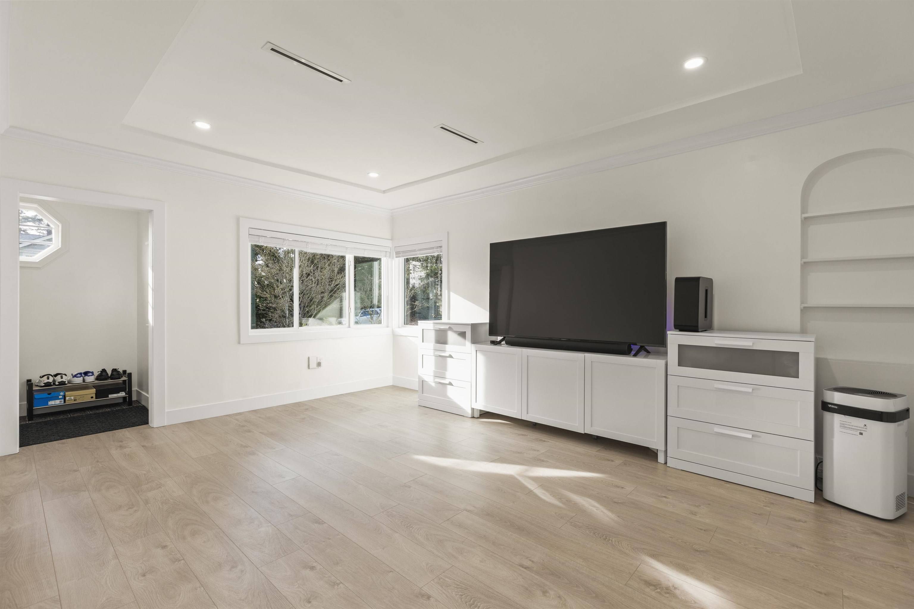Vancouver, BC V6N 1V9,5292 Dunbar ST