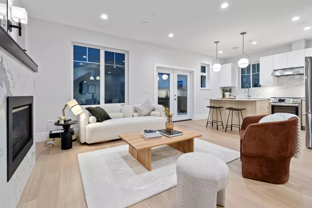 Vancouver, BC V6R 3E7,4423 W 16th AVE #2
