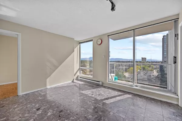 Surrey, BC V3R 0V9,14820 104 AVE #1002