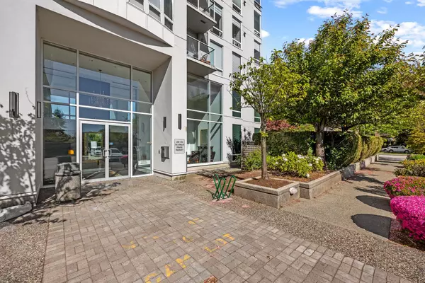 Surrey, BC V3R 0V9,14820 104 AVE #1002