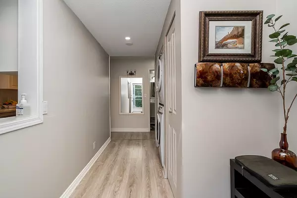 Surrey, BC V3R 4J6,10080 154 ST #4