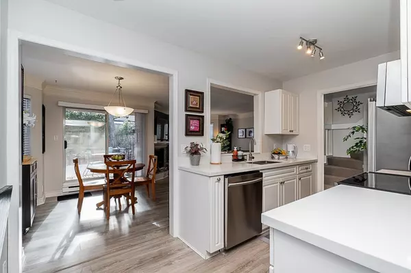 Surrey, BC V3R 4J6,10080 154 ST #4