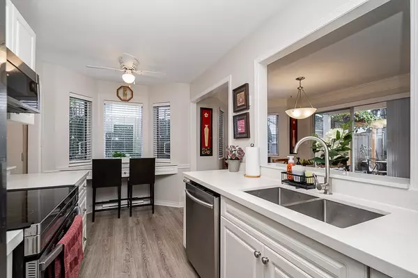 Surrey, BC V3R 4J6,10080 154 ST #4