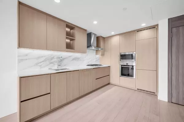 Burnaby, BC V5C 0N1,4880 Lougheed HWY #3705