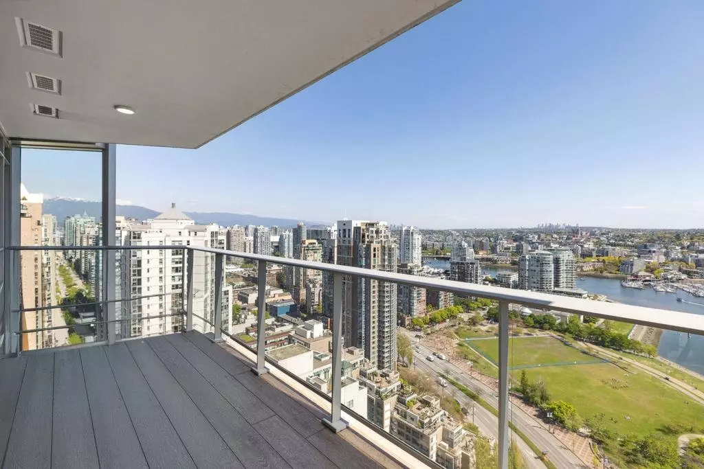 Vancouver, BC V6B 0N4,499 Pacific ST #2903