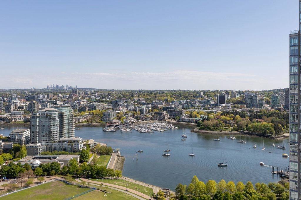 Vancouver, BC V6B 0N4,499 Pacific ST #2903