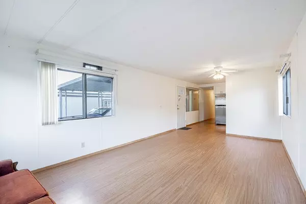 Surrey, BC V4A 4X4,1840 160 ST #131