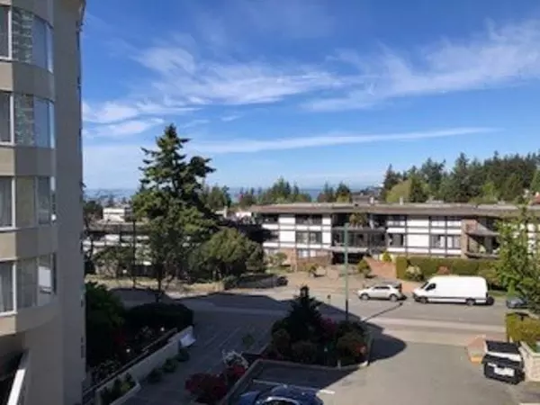 White Rock, BC V4B 3X7,1442 Foster ST #401