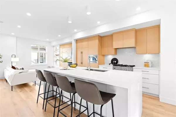 Surrey, BC V3Z 0C9,3075 160 ST #4