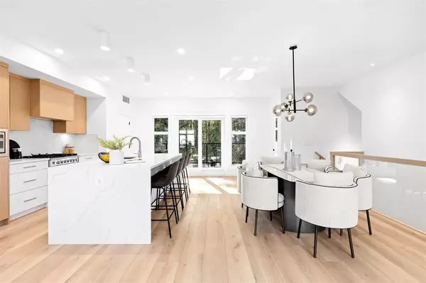 Surrey, BC V3Z 0C9,3075 160 ST #4