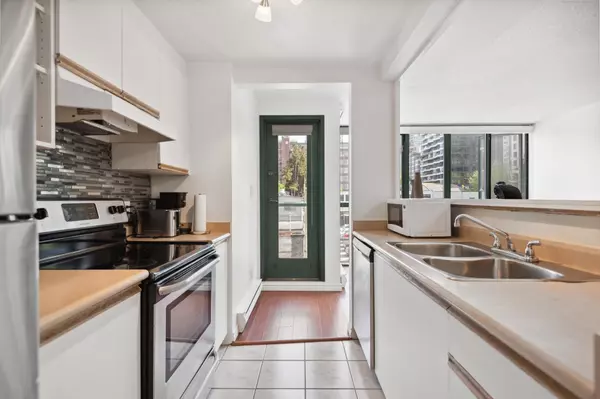 Vancouver, BC V6Z 2R3,907 Beach AVE #505