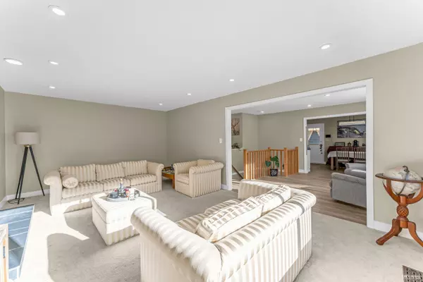 Surrey, BC V4A 5M6,14717 16a AVE