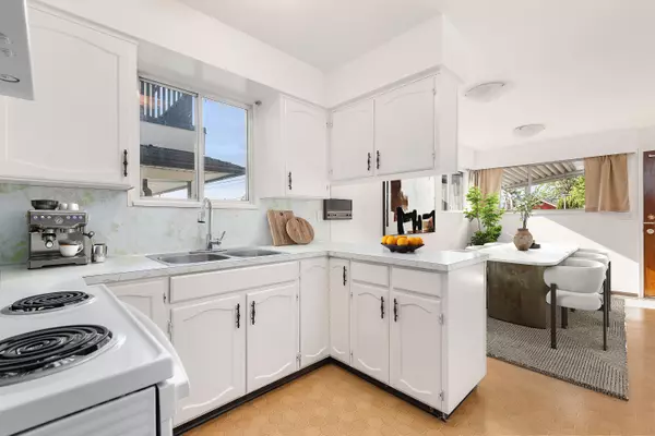 Vancouver, BC V5N 2W7,2081 E 27th AVE