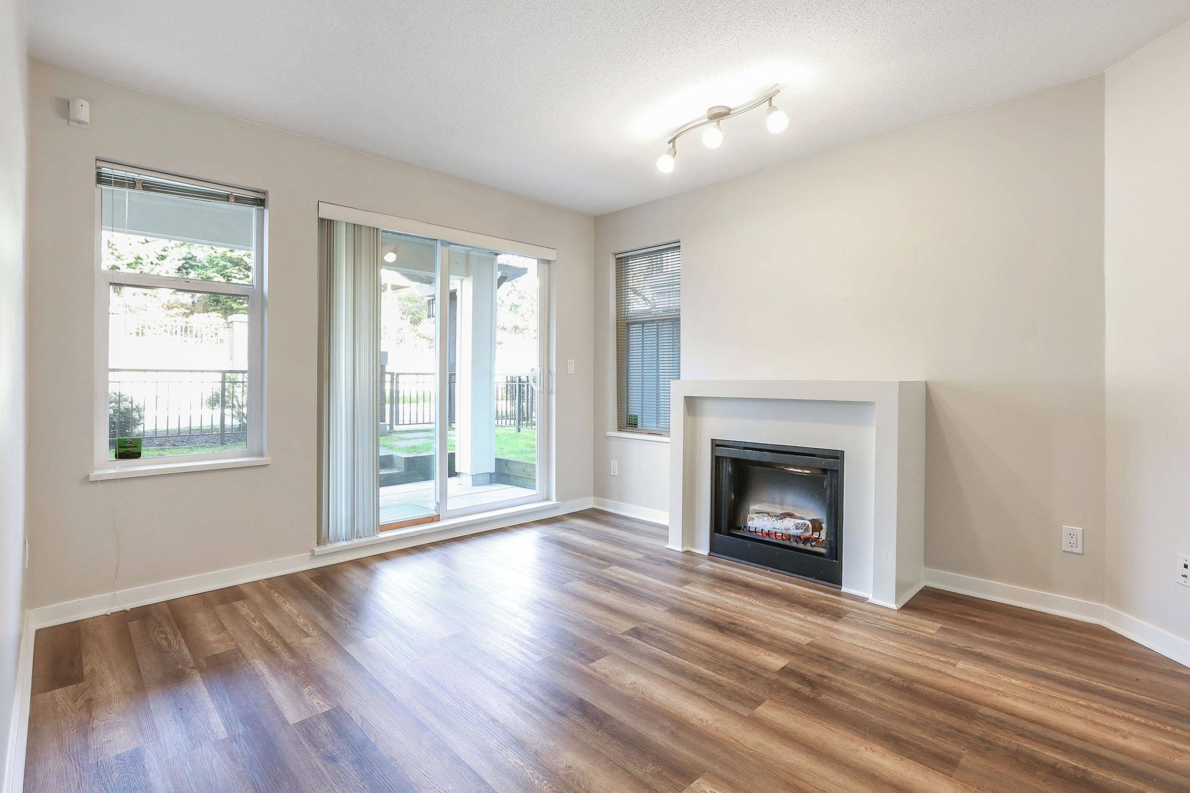 Burnaby, BC V5C 0G2,4728 Brentwood DR #110