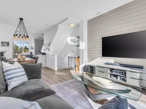 Surrey, BC V3Z 0W7,15775 Mountain View DR #40