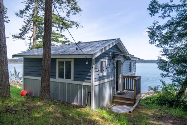 Pender Island, BC V0N 2M1,5423 Hooson RD